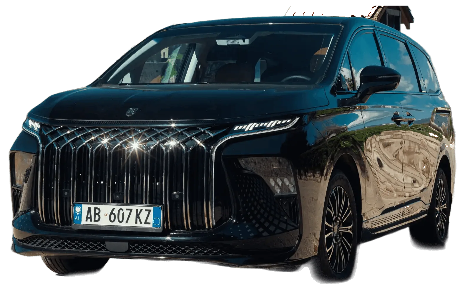 Forthing U-Tour V9 HEV — ilustrační fotografie výrobce